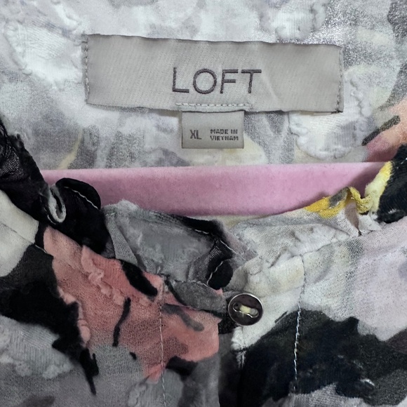 Set of 2 Women’s blouses / Loft @ Ellen Tracy - Picture 4 of 16